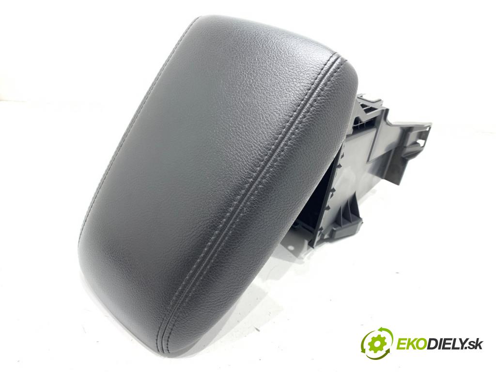 FORD FOCUS III Kombi 2018 70 kW 1.5 TDCi 1499 Lakťová opierka 1427435XCB (Lakťová opierka)