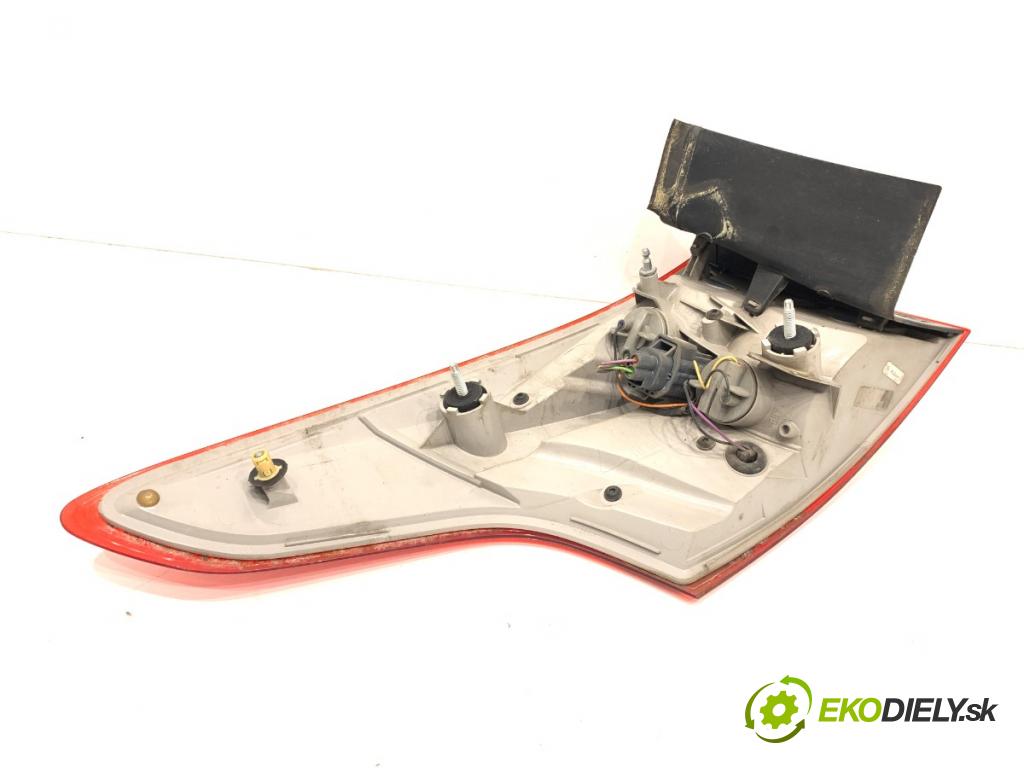 FORD FOCUS III Kombi 2018 70 kW 1.5 TDCi 1499 světlo pravý zadní část