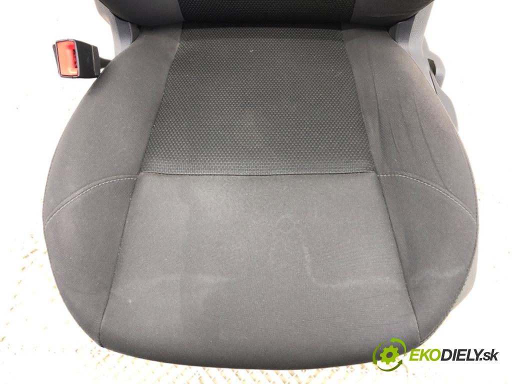 FORD FOCUS III Kombi 2018 70 kW 1.5 TDCi 1499 Sedadlo ľavy predný
