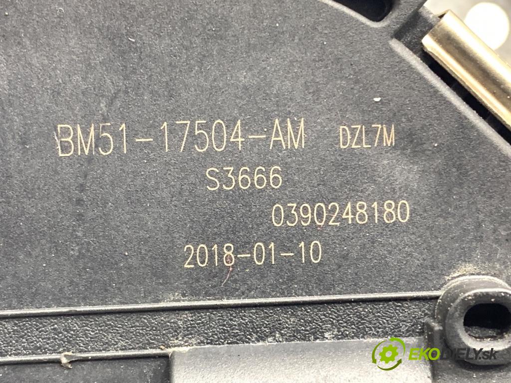 FORD FOCUS III Kombi 2018 70 kW 1.5 TDCi 1499 mechanismus stěračů levý přední část BM51-17504-AM