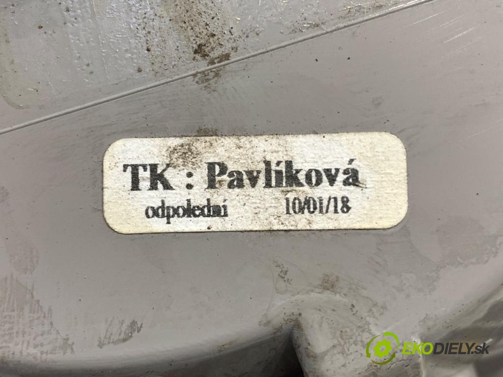 FORD FOCUS III Kombi 2018 70 kW 1.5 TDCi 1499 světlo zadní část pravá vnitřní  (Klika dveří ostatní)