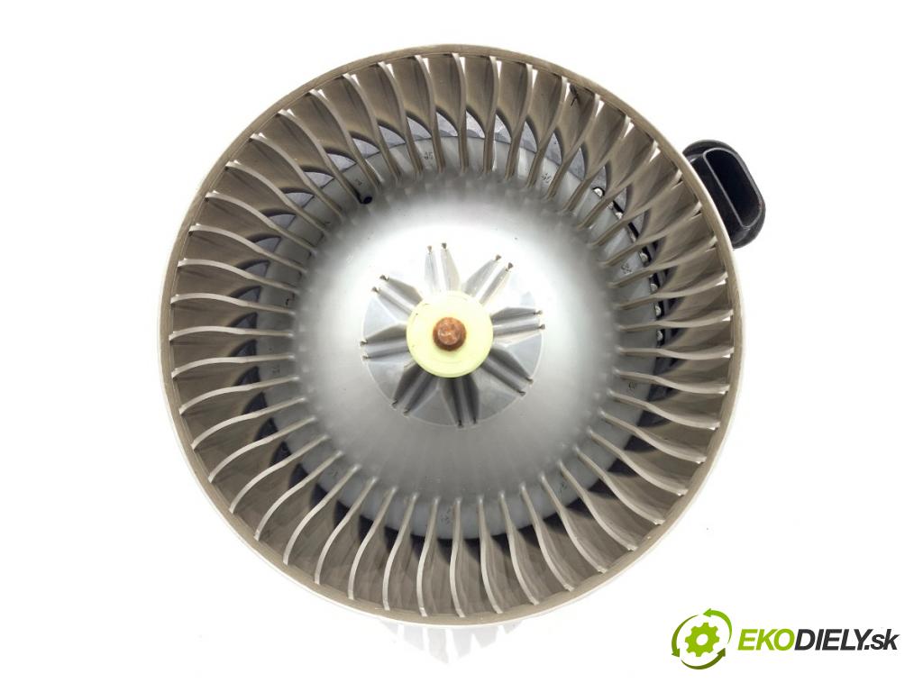 TOYOTA AURIS II Kombi 2014 97 kW 1.6 (ZRE185_) 1598 ventilátor kúrenia AV272700-8084