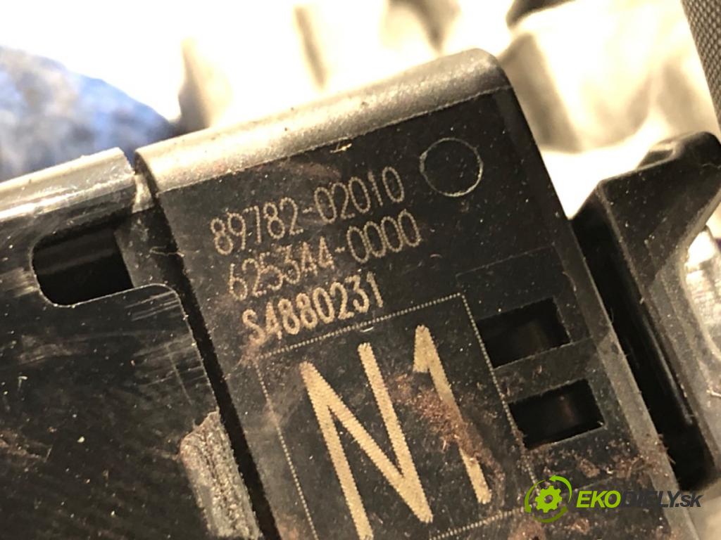 TOYOTA AURIS II Kombi 2014 97 kW 1.6 (ZRE185_) 1598 spinačka 45020-0206 (Spínacia skrinka)