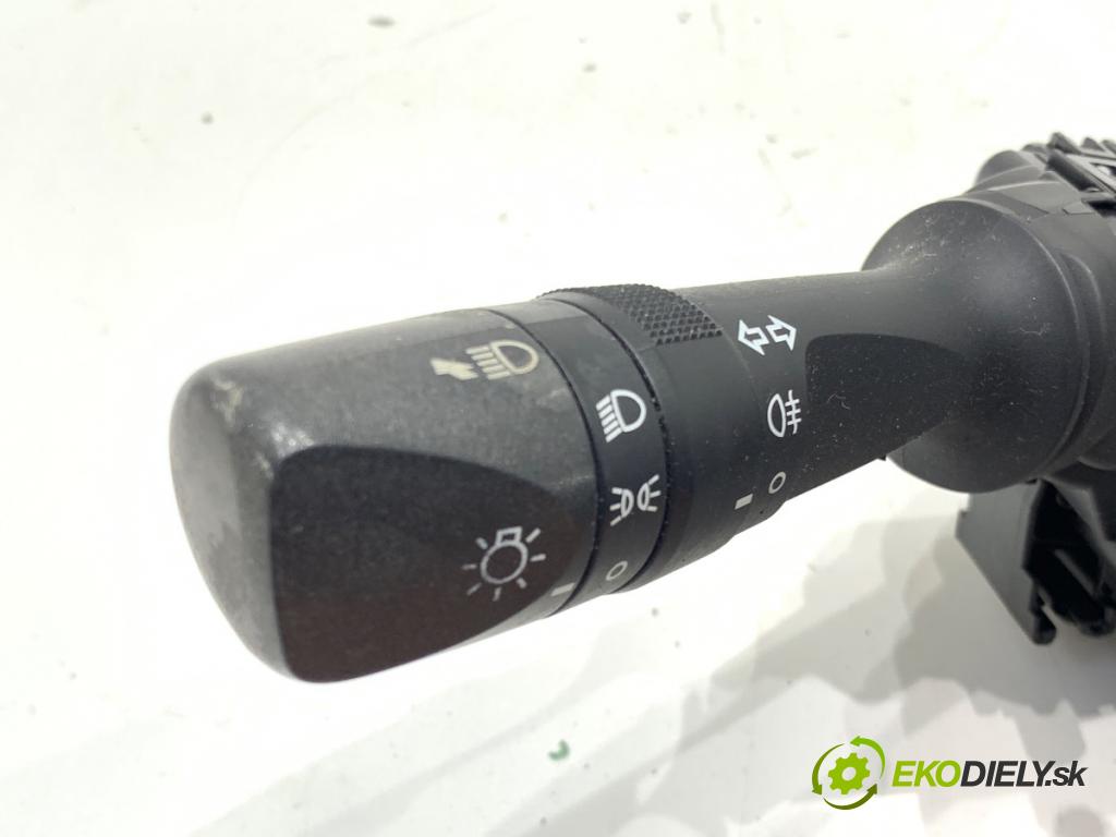 TOYOTA AURIS II Kombi 2014 97 kW 1.6 (ZRE185_) 1598 Prepínač kombinovaný 17F852 (Prepínacie páčky pod volantom)