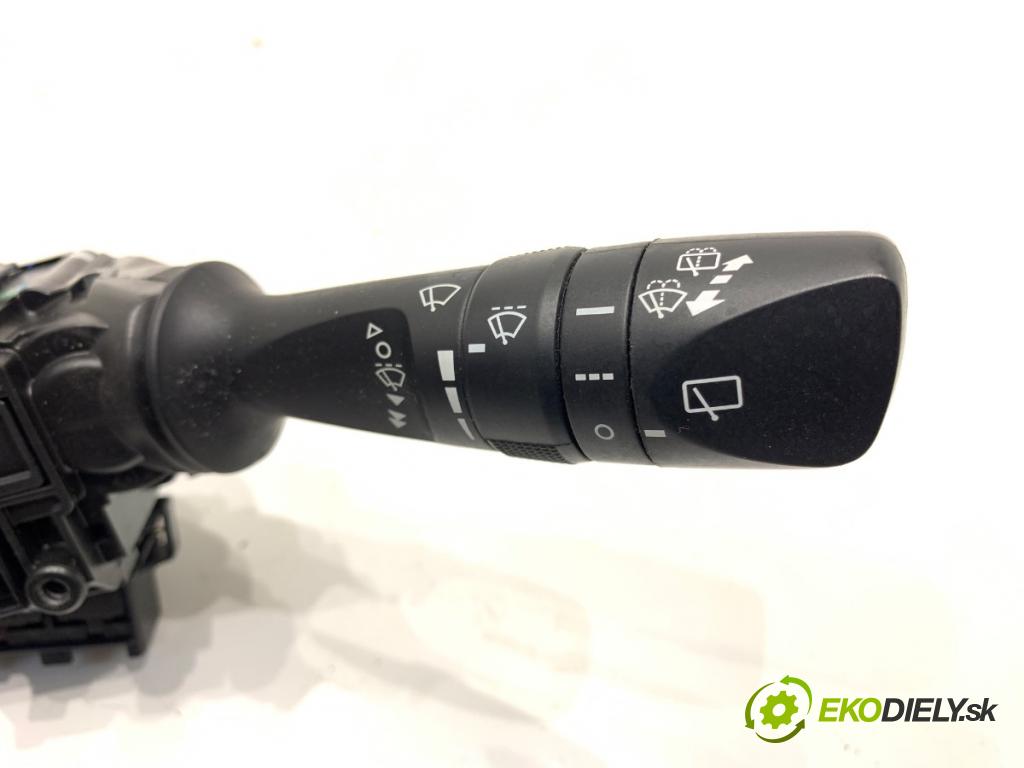 TOYOTA AURIS II Kombi 2014 97 kW 1.6 (ZRE185_) 1598 Prepínač kombinovaný 17F852 (Prepínacie páčky pod volantom)