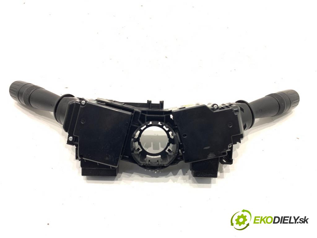 TOYOTA AURIS II Kombi 2014 97 kW 1.6 (ZRE185_) 1598 Prepínač kombinovaný 17F852 (Prepínacie páčky pod volantom)