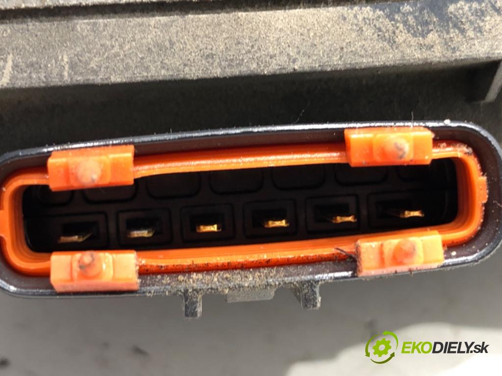 TOYOTA AURIS II Kombi 2014 97 kW 1.6 (ZRE185_) 1598 Škrtiaca klapka 22030-0T050 (Škrtiaca klapka)