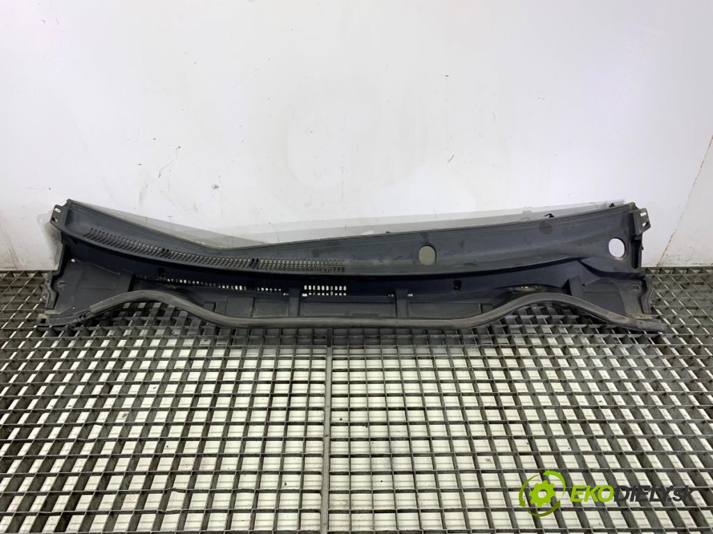 TOYOTA AURIS II Kombi 2014 97 kW 1.6 (ZRE185_) 1598 Torpédo, plast pod čelné okno 55708-02470 (Torpédo (plast pod čelným sklom))