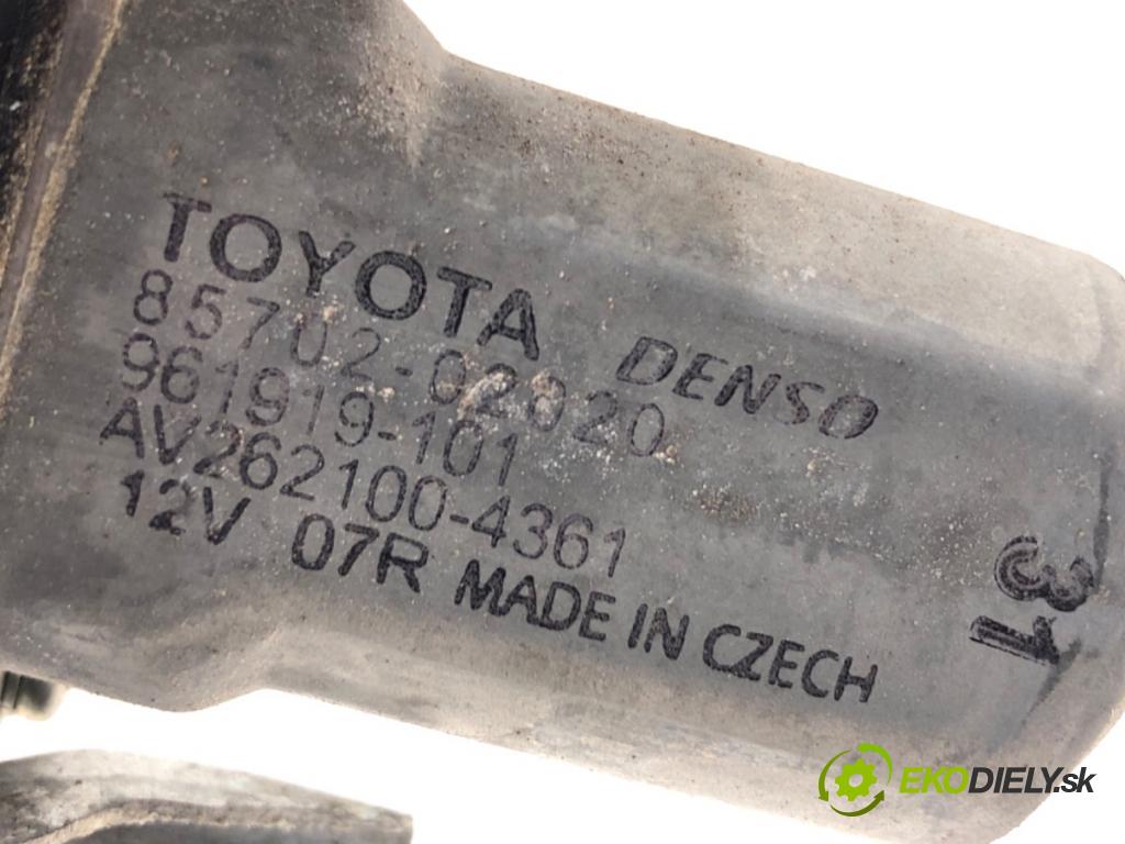 TOYOTA AURIS II Kombi 2014 97 kW 1.6 (ZRE185_) 1598 mechanismus okna levý přední část 85701-02020