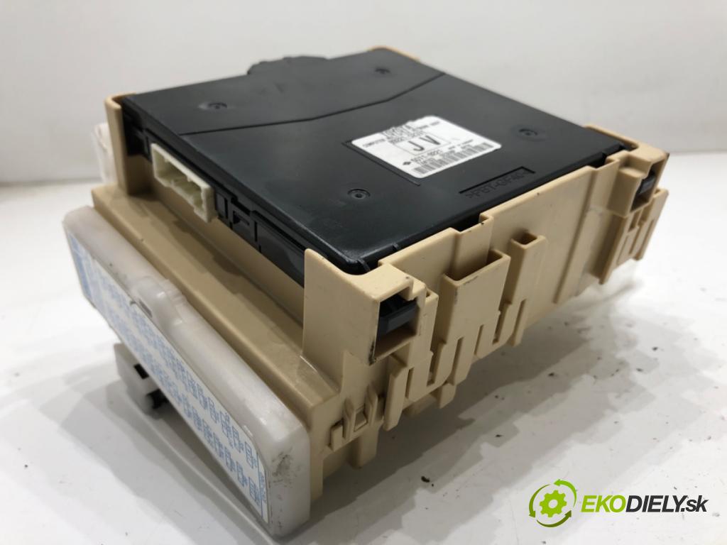 TOYOTA AURIS II Kombi 2014 97 kW 1.6 (ZRE185_) 1598 modul BSI 89221-02331 (Pojistková skříňka)