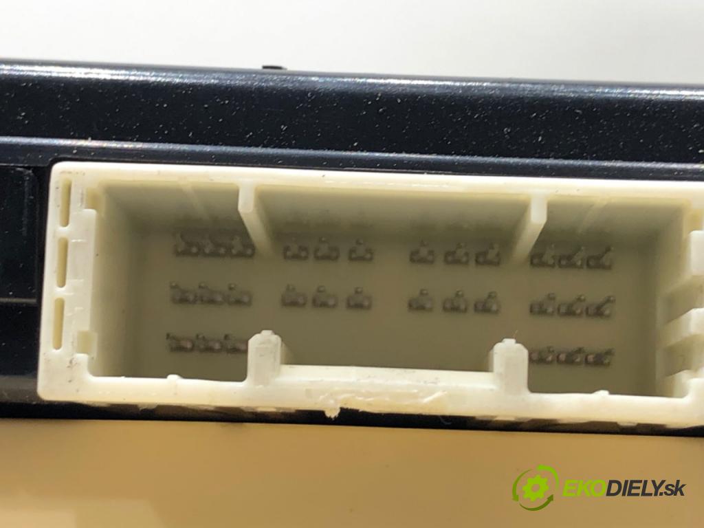 TOYOTA AURIS II Kombi 2014 97 kW 1.6 (ZRE185_) 1598 modul BSI 89221-02331 (Pojistková skříňka)