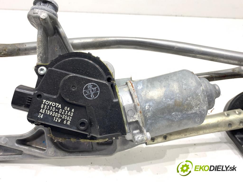 TOYOTA AURIS II Kombi 2014 97 kW 1.6 (ZRE185_) 1598 Mechanizmus stieračov predný 85110-02340 (Motorček stieračov predný)