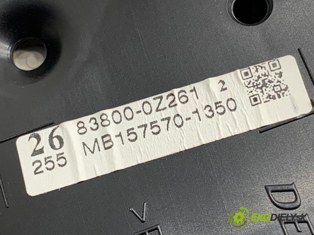 TOYOTA AURIS II Kombi 2014 97 kW 1.6 (ZRE185_) 1598 Prístrojovka  (Prístrojová doska)