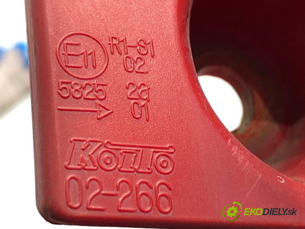 TOYOTA AURIS II Kombi 2014 97 kW 1.6 (ZRE185_) 1598 světlo pravý zadní část
