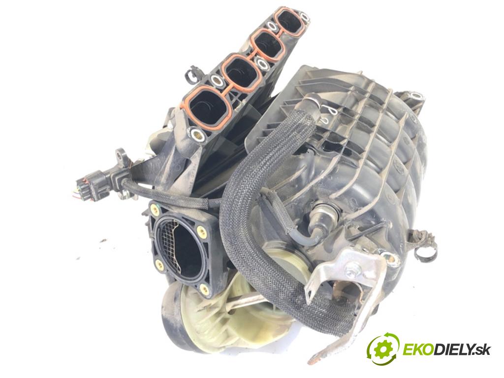 TOYOTA AURIS II Kombi 2014 97 kW 1.6 (ZRE185_) 1598 potrubí sání 1028189S01 (Sací potrubí)