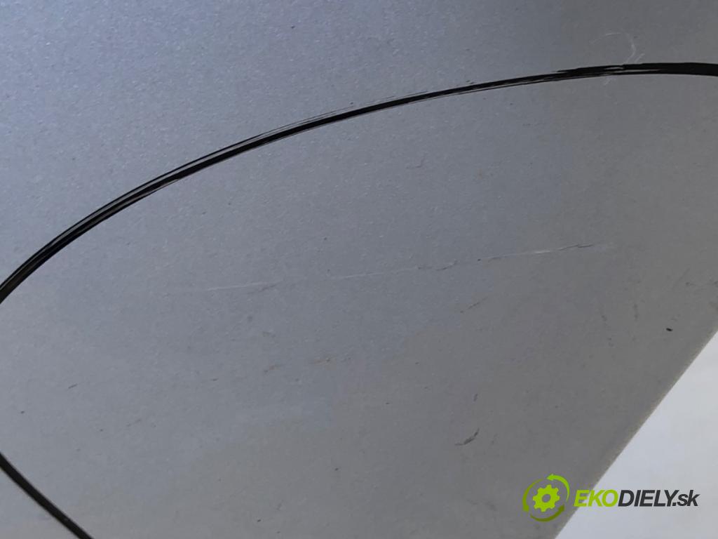 TOYOTA AURIS II Kombi 2014 97 kW 1.6 (ZRE185_) 1598 dveře levý zadní část 1F7