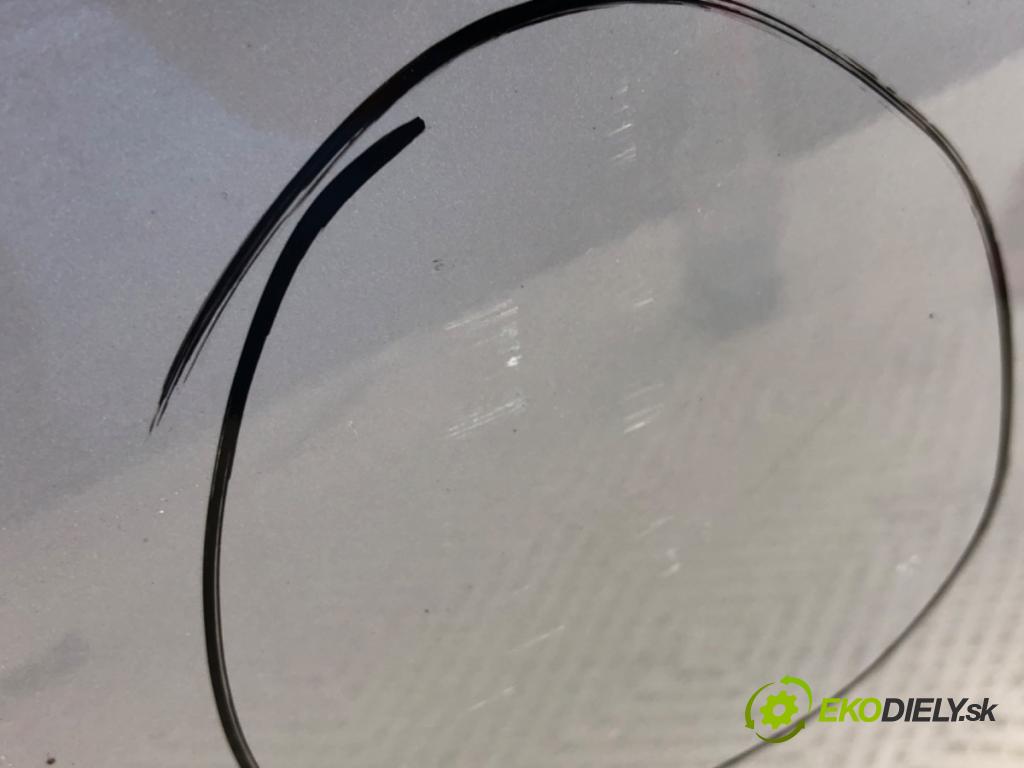 TOYOTA AURIS II Kombi 2014 97 kW 1.6 (ZRE185_) 1598 dveře levý zadní část 1F7