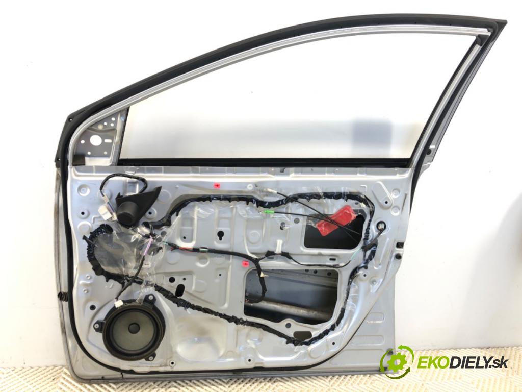 TOYOTA AURIS II Kombi 2014 97 kW 1.6 (ZRE185_) 1598 dveře pravý přední část 1F7
