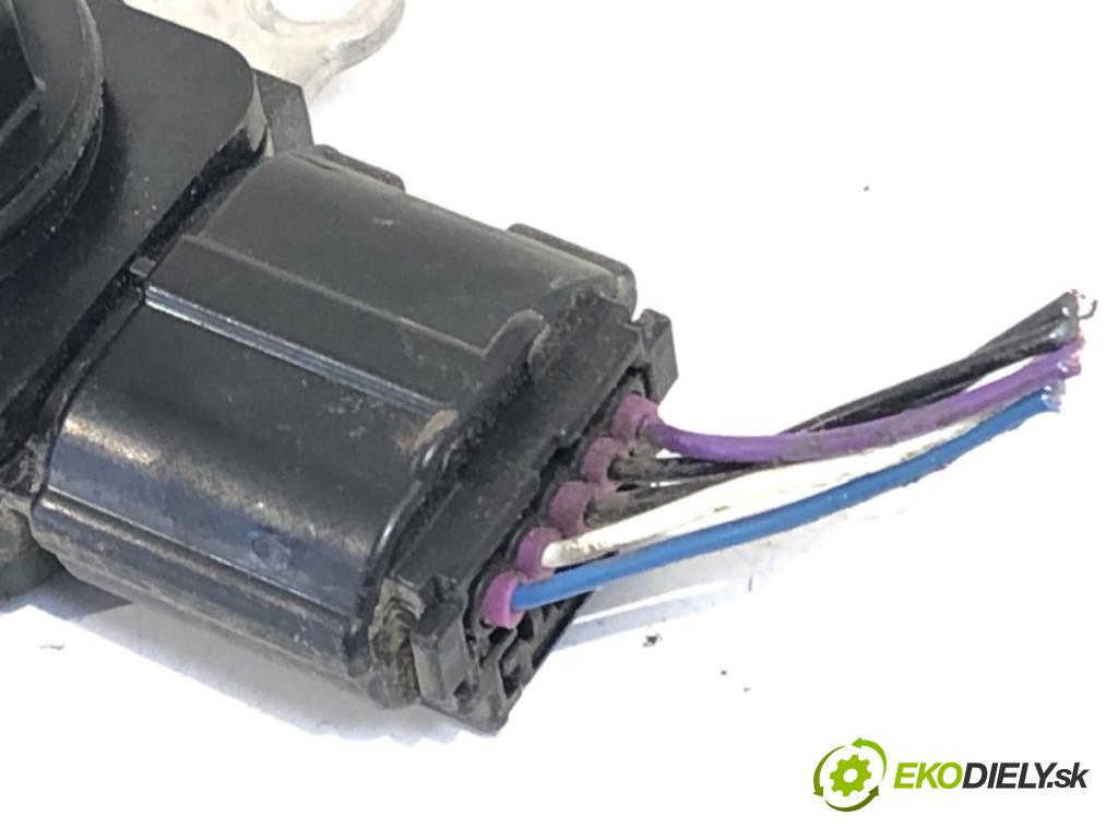 TOYOTA AURIS II Kombi 2014 97 kW 1.6 (ZRE185_) 1598 Váha vzduchu 2204-0V020 (Váha vzduchu)