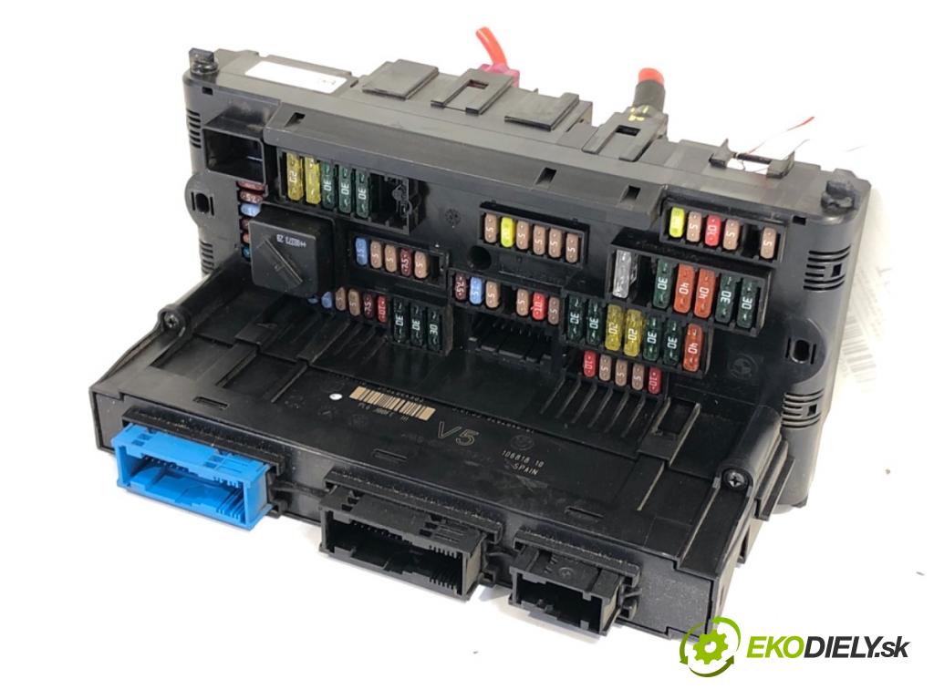 BMW F01 sedan 2008 180 kW 730 d 2993 Modul komfortu 9151320 (Modul komfortu)