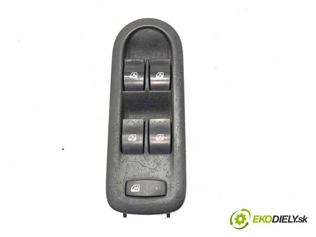 RENAULT MEGANE II liftback 2005 99 kW 2.0 16V (BM0U, CM0U) 1998 Prepínač okien 156018070C (Prepínacie páčky pod volantom)