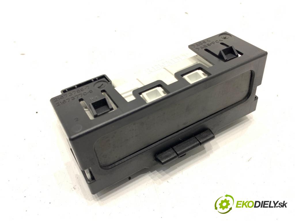 RENAULT MEGANE II liftback 2005 99 kW 2.0 16V (BM0U, CM0U) 1998 Dislpej 8200350498-A (Prístrojová doska)