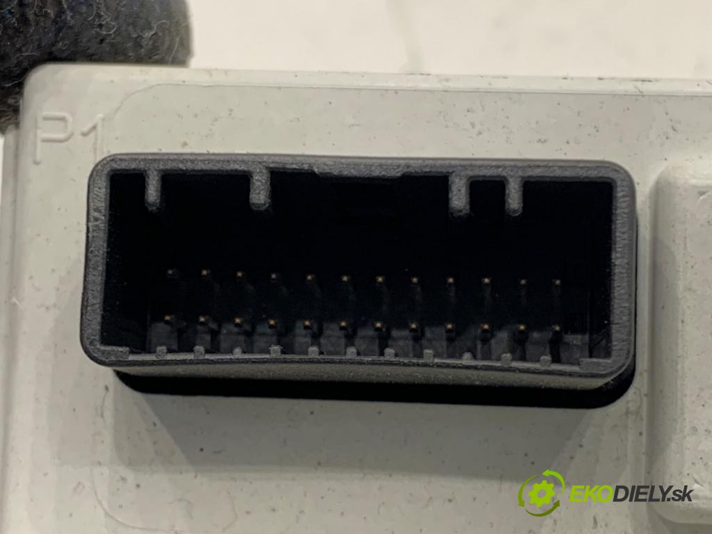 RENAULT MEGANE II liftback 2005 99 kW 2.0 16V (BM0U, CM0U) 1998 Dislpej 8200350498-A (Prístrojová doska)