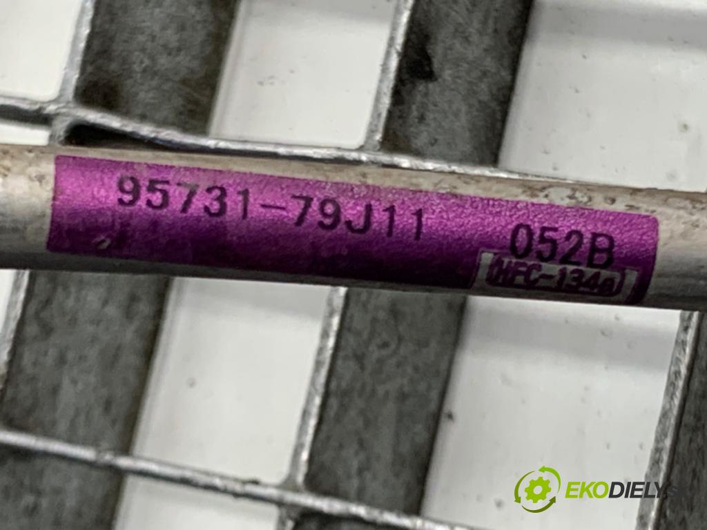 SUZUKI SX4 liftback 2014 88 kW 1.6 VVT 4x4 (RW 416) 1586 rúrka klimatizácie 95731-79311 (Rúrka klimatizácie)