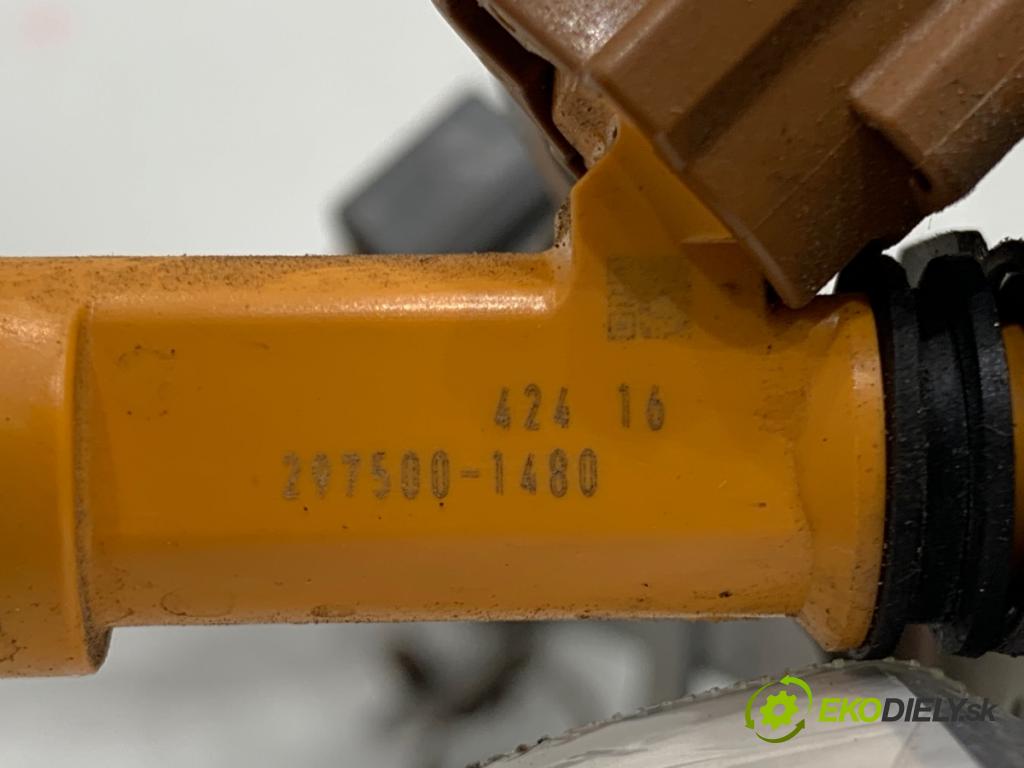 SUZUKI SX4 liftback 2014 88 kW 1.6 VVT 4x4 (RW 416) 1586 Lišta vstrekovacia  (Vstrekovacia lišta)