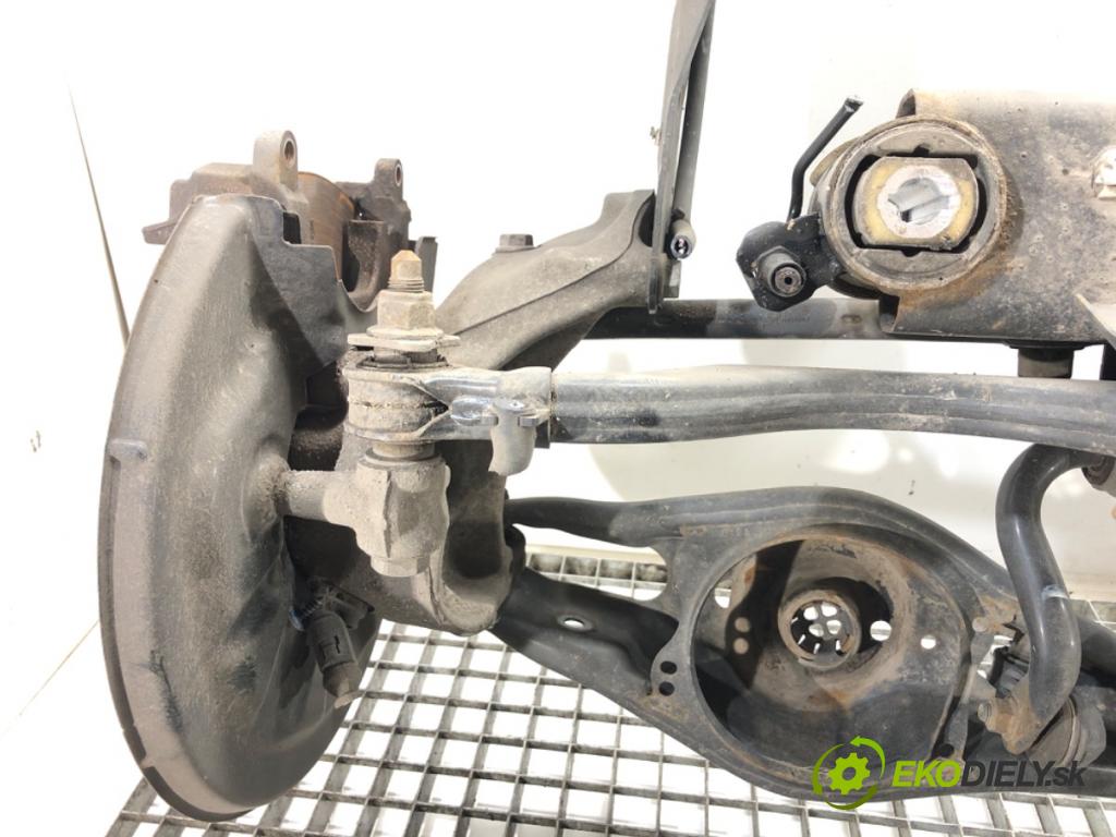 VW PASSAT B8 Kombi 2018 140 kW 2.0 TDI 4motion 1968 výztuha zadní část 3Q0505235AB
