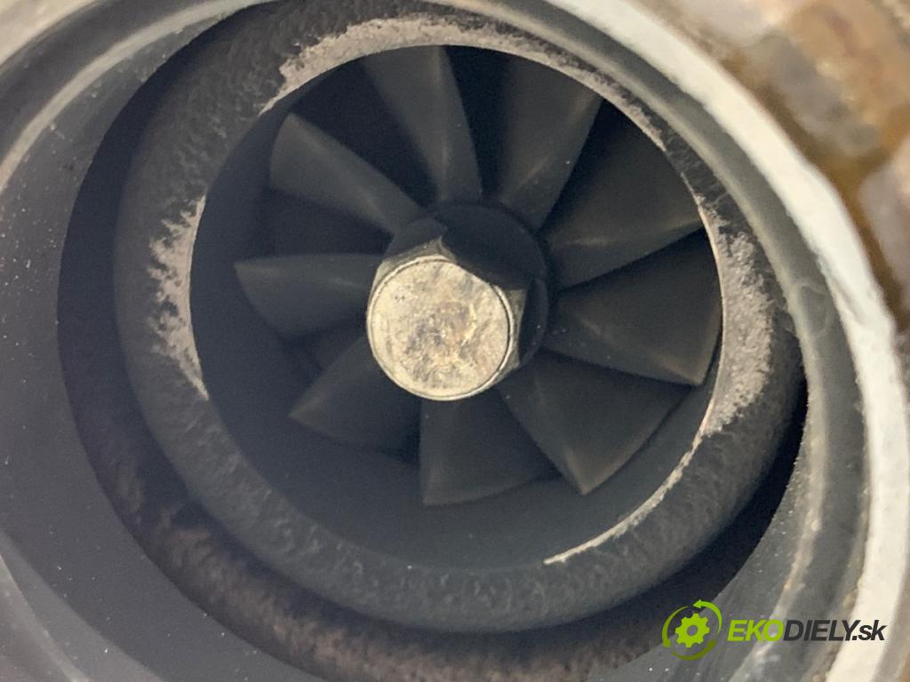 VW PASSAT B8 Kombi 2018 140 kW 2.0 TDI 4motion 1968 turbo 04L253056M (Kompletní turbodmychadlo)