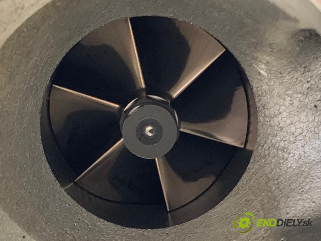 VW PASSAT B8 Kombi 2018 140 kW 2.0 TDI 4motion 1968 turbo 04L253056M (Kompletní turbodmychadlo)