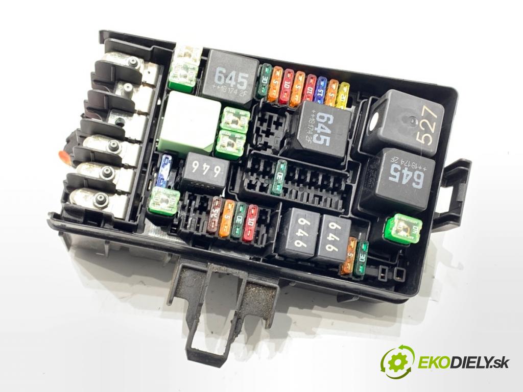 VW PASSAT B8 Kombi 2018 140 kW 2.0 TDI 4motion 1968 skříňka poistková  (Pojistková skříňka)