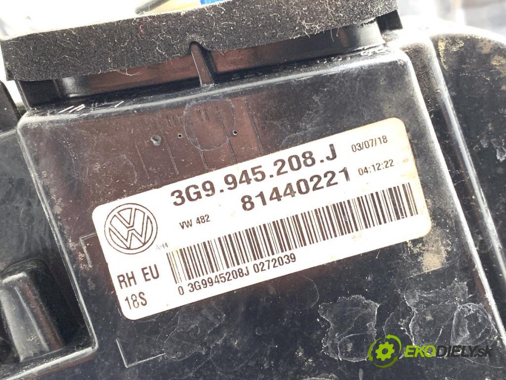 VW PASSAT B8 Kombi 2018 140 kW 2.0 TDI 4motion 1968 světlo pravý zadní část 3G9945208J