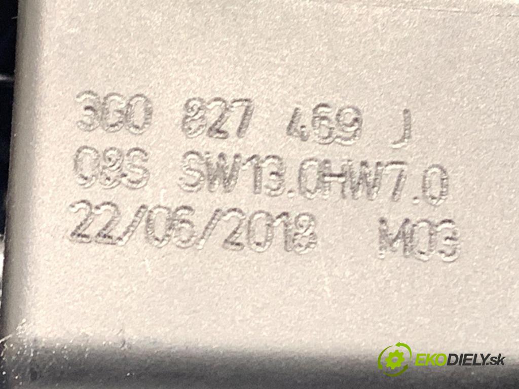 VW PASSAT B8 Kombi 2018 140 kW 2.0 TDI 4motion 1968 klika dveří zadní část 3G0827469J
