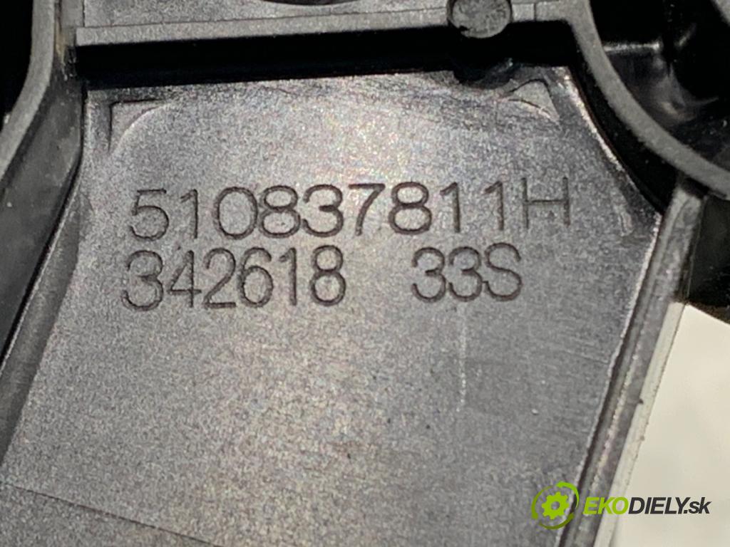 VW PASSAT B8 Kombi 2018 140 kW 2.0 TDI 4motion 1968 klika vnejší levý zadní část