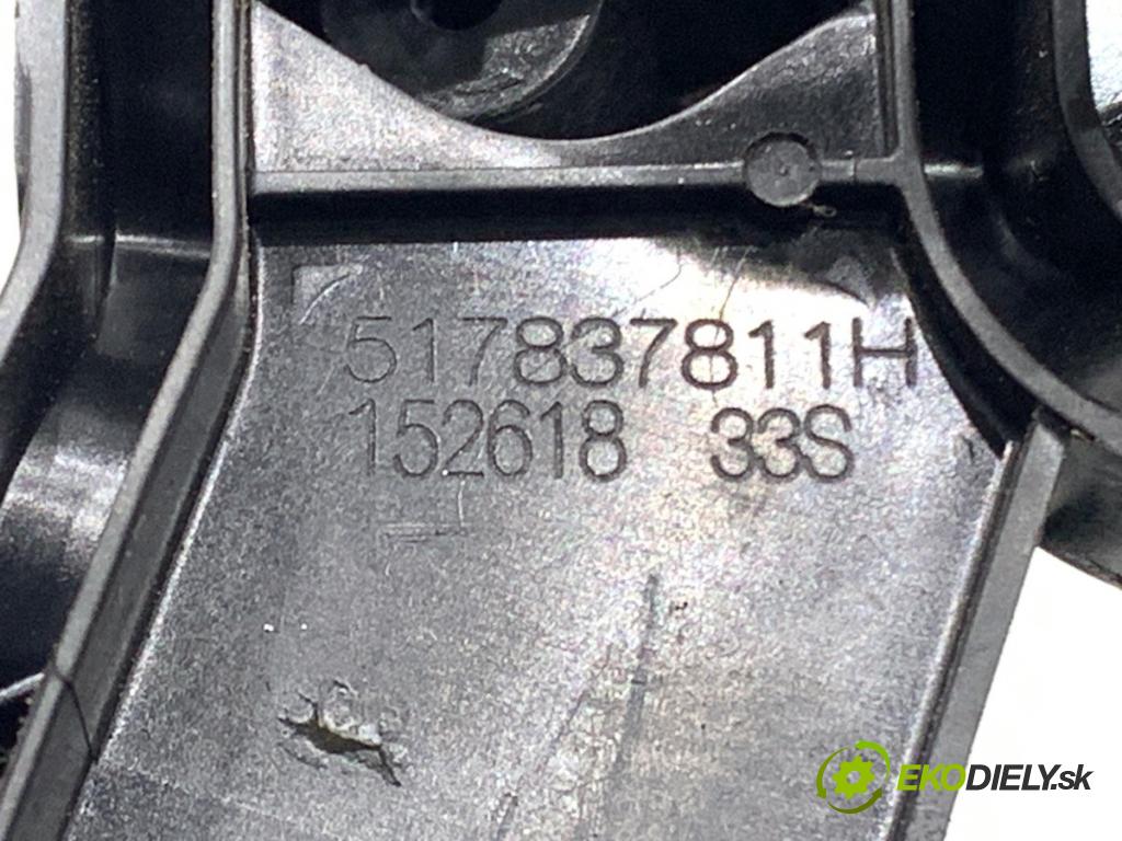 VW PASSAT B8 Kombi 2018 140 kW 2.0 TDI 4motion 1968 Kľučka vonkajšia ľavy predný