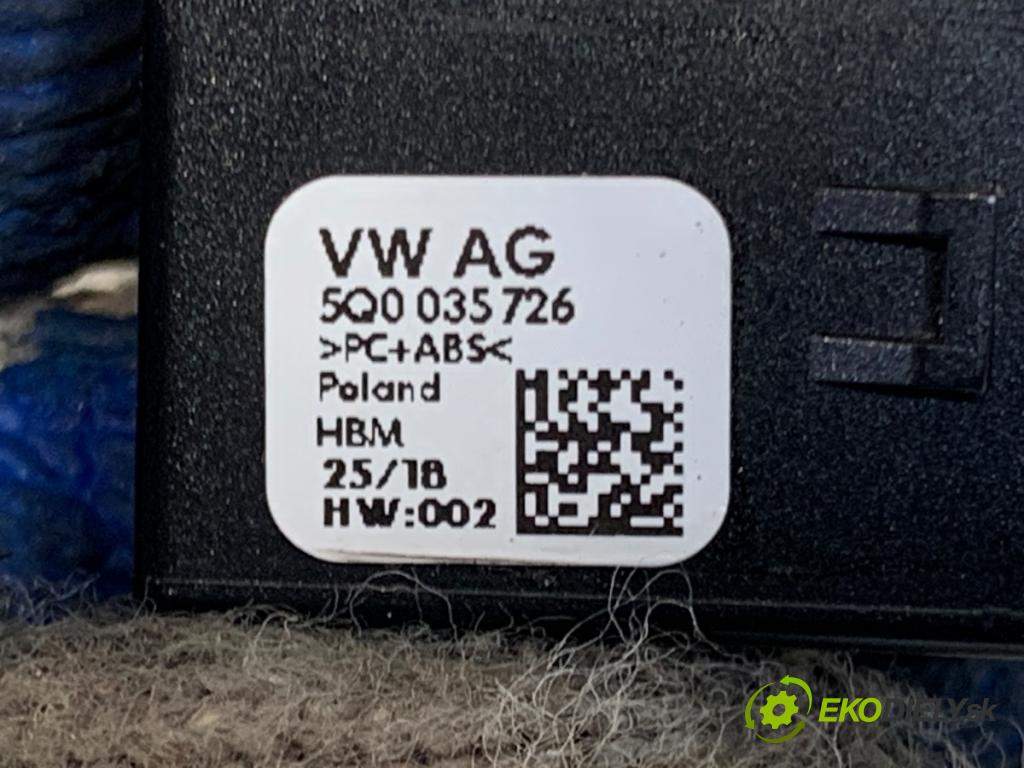 VW PASSAT B8 Kombi 2018 140 kW 2.0 TDI 4motion 1968 HNÍZDO: USB 5Q0035726