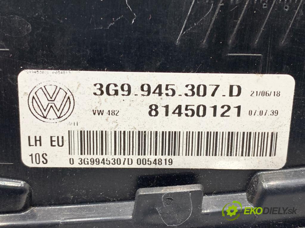 VW PASSAT B8 Kombi 2018 140 kW 2.0 TDI 4motion 1968 světlo zadní část levá strana vnitřní 3G9945307D (Klika dveří ostatní)