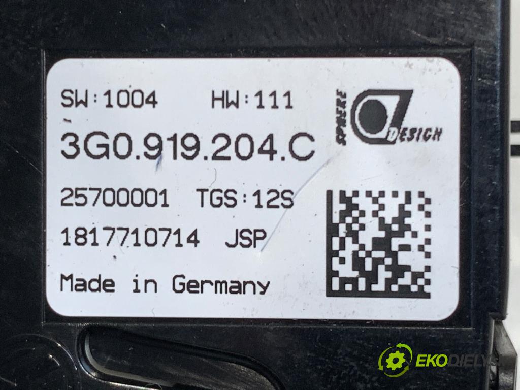 VW PASSAT B8 Kombi 2018 140 kW 2.0 TDI 4motion 1968 Displej 3G0919204C (Prístrojová doska)