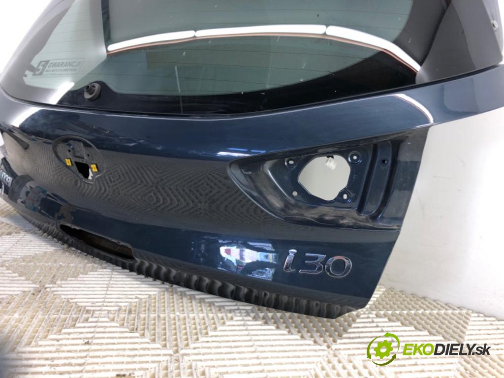 HYUNDAI i30 liftback 2022 88 kW 1.0 T-GDI 998 kapota zadní část TG8