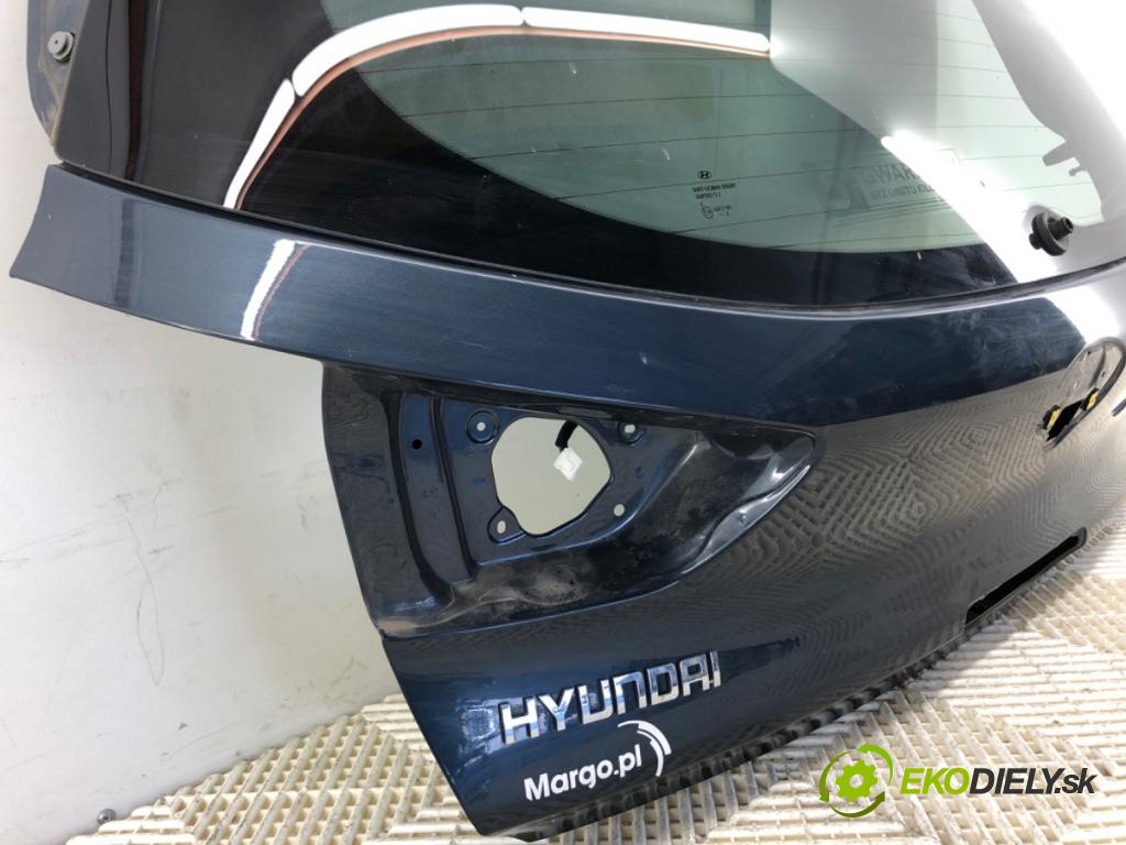 HYUNDAI i30 liftback 2022 88 kW 1.0 T-GDI 998 kapota zadní část TG8