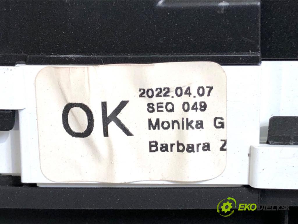 HYUNDAI i30 liftback 2022 88 kW 1.0 T-GDI 998 Prístrojovka 11642-02470 (Prístrojová doska)