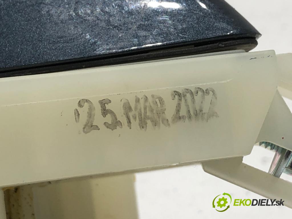 HYUNDAI i30 liftback 2022 88 kW 1.0 T-GDI 998 Kľučka vonkajšia pravy zad