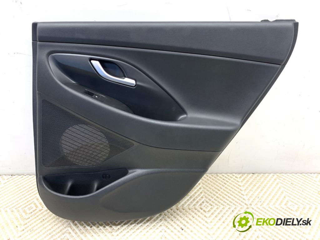 HYUNDAI i30 liftback 2022 88 kW 1.0 T-GDI 998 ča dveře pravý zadní část 