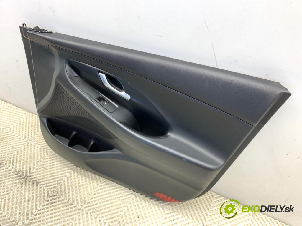 HYUNDAI i30 liftback 2022 88 kW 1.0 T-GDI 998 ča dveře pravý přední část