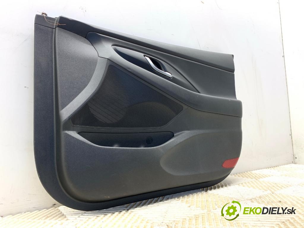 HYUNDAI i30 liftback 2022 88 kW 1.0 T-GDI 998 ča dveře pravý přední část