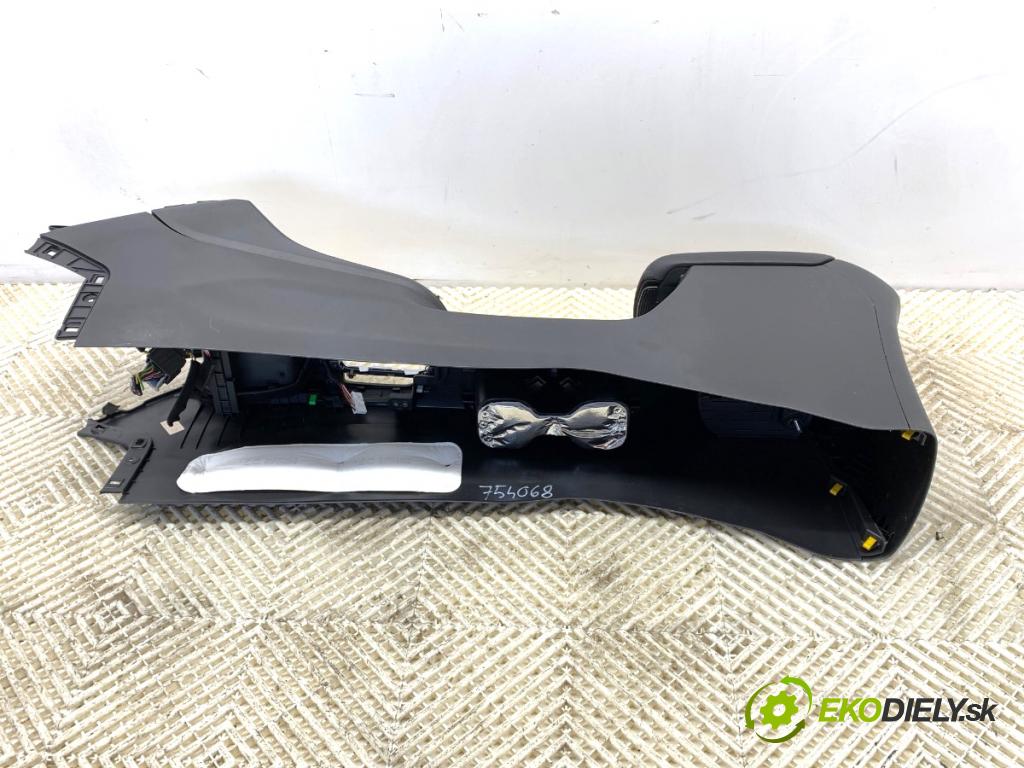 HYUNDAI i30 liftback 2022 88 kW 1.0 T-GDI 998 Tunel středový OPĚRADLO: 84670-G4000