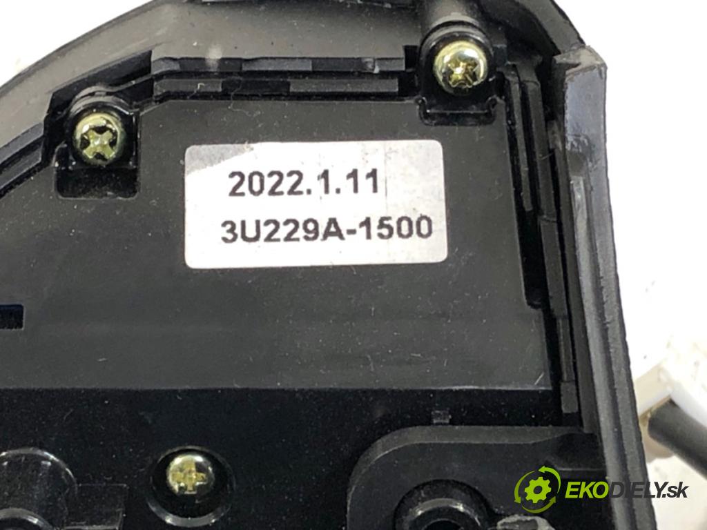 HYUNDAI i30 liftback 2022 88 kW 1.0 T-GDI 998 SPÍNAČE: volantu 96710G4131 96720G4270