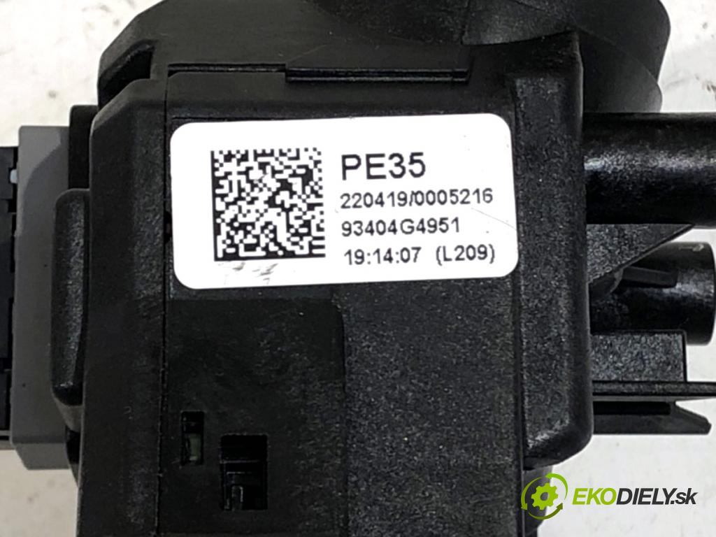 HYUNDAI i30 liftback 2022 88 kW 1.0 T-GDI 998 Prepínač kombinovaný 93404G4951 (Prepínacie páčky pod volantom)